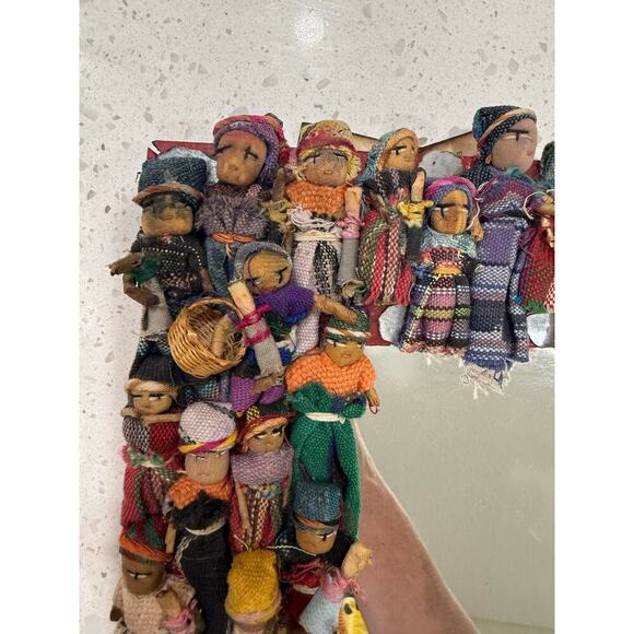 Guatemalan vintage made worry, dolls, framed mirror - Picture 3 of 10